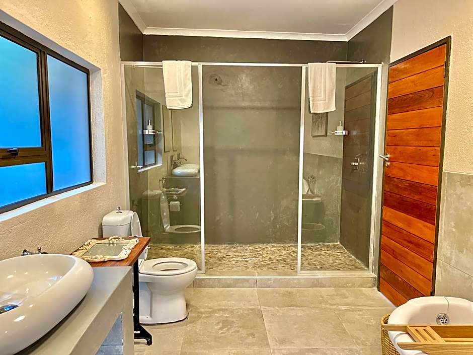 Bushbaby Valley Lodge