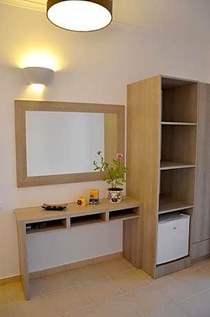 Deluxe Double Room (2 Adults + 1 Child)