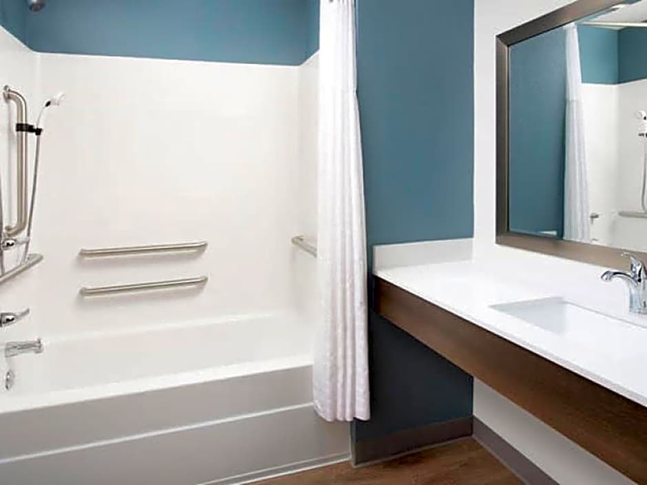 WoodSpring Suites Plano - North Dallas