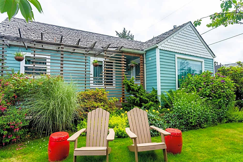 Inn at Haystack Rock