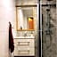 UNDERGROUND Jacuzzi Rooms