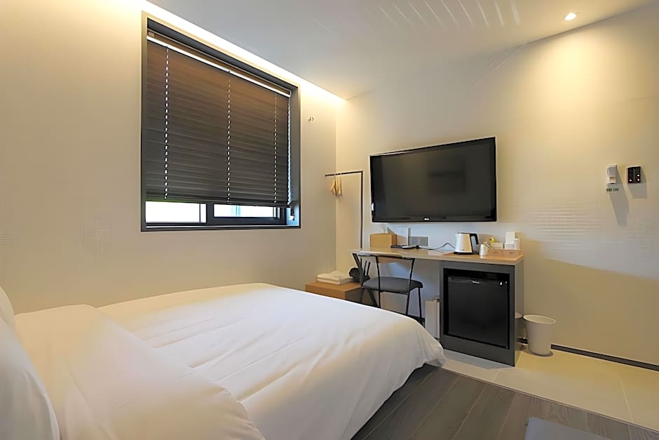 Gwangyang Seven Bricks Hotel