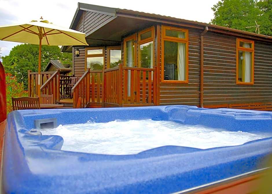 Athelington Hall Farm Lodges