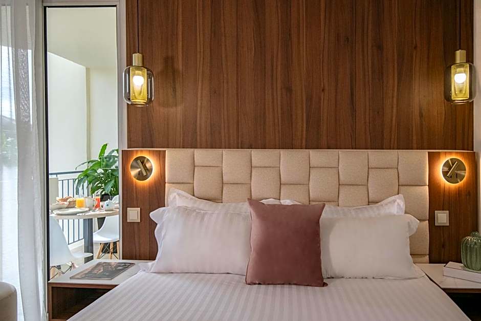 Le Cetai Cannes Beach Hotel