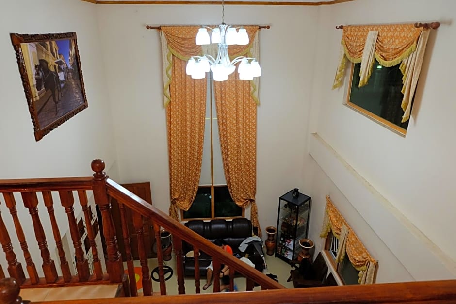 The Orange House - Vigan Villa