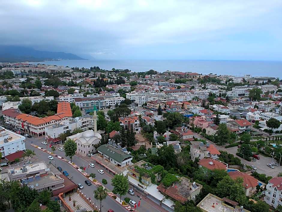 Castello Hotel & Aparts