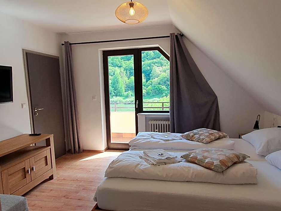 Römerstube Apartments & rooms