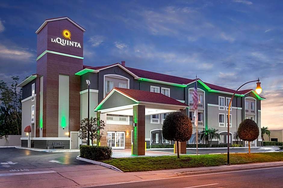 La Quinta Inn & Suites by Wyndham Tampa South