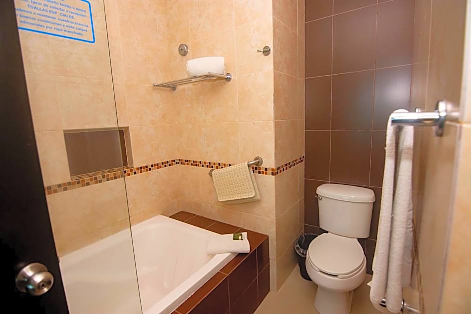 Playa Caracol Hotel & Spa