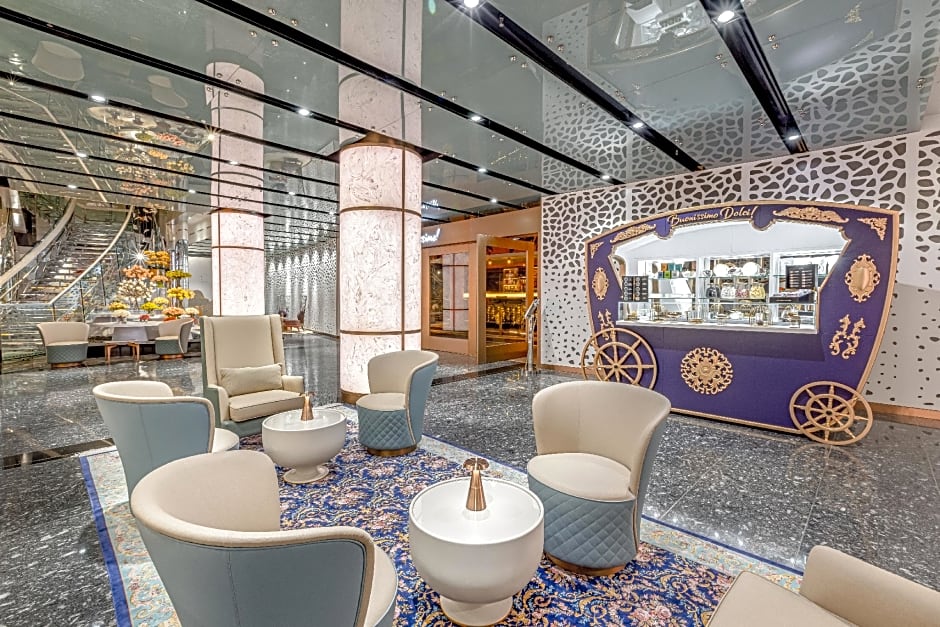 Golden Sands Hotel Creek