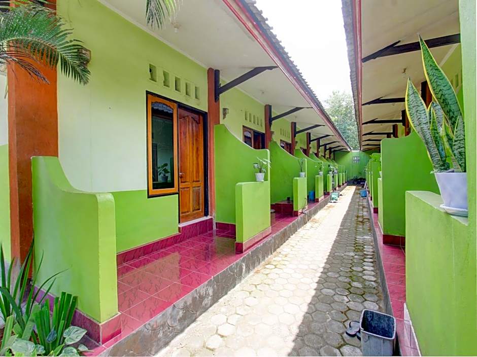 OYO Life 92829 Kos Insan Madani