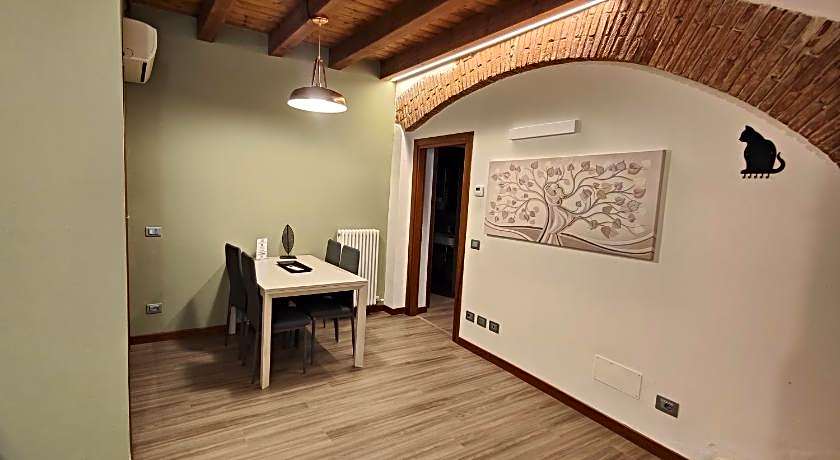 Giardino Giusti House & Court