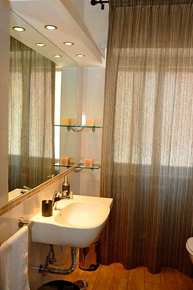 Check-Inn Rooms
