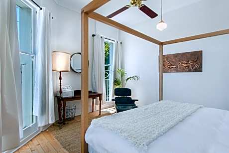 Double Room with Shared Bathroom