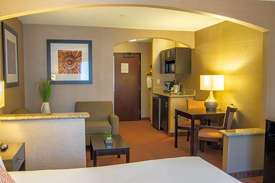 Country Inn & Suites by Radisson, Garden City, KS