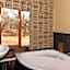 Gem Bateleur Lodge
