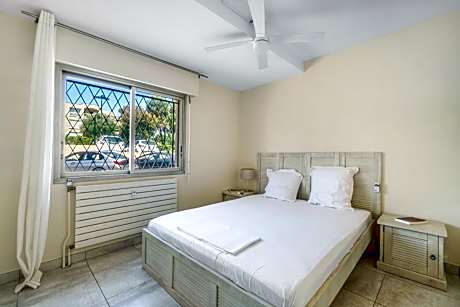 Apartment with Garden View