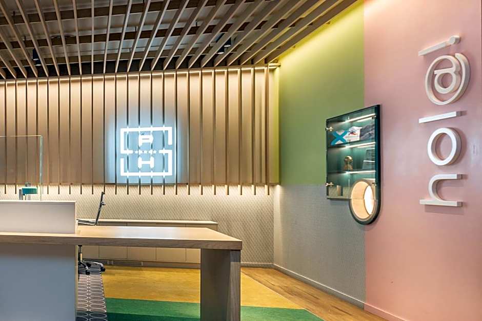 Suites Plaza Hotel & Wellness