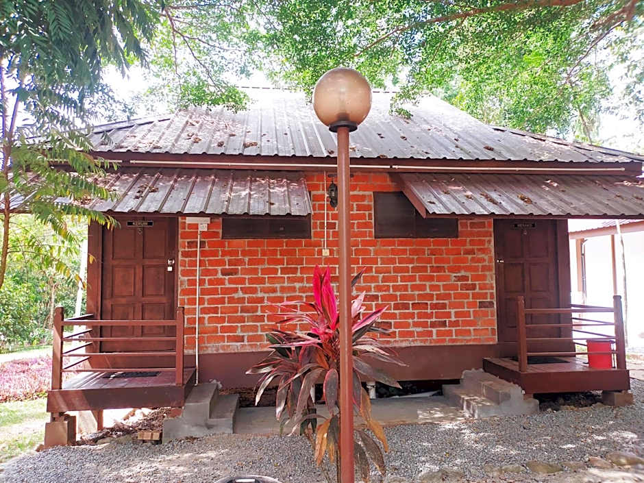 D'Impiana Riverview Chalet # Lenggong