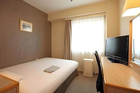 Small Double Non-Smoking