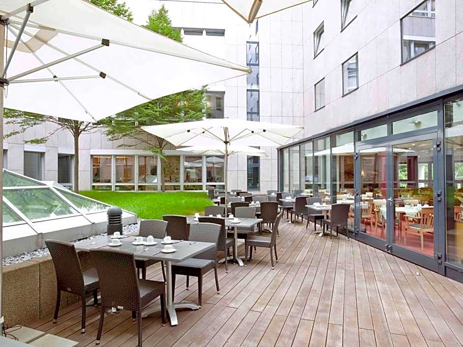 voco Dusseldorf Seestern By IHG