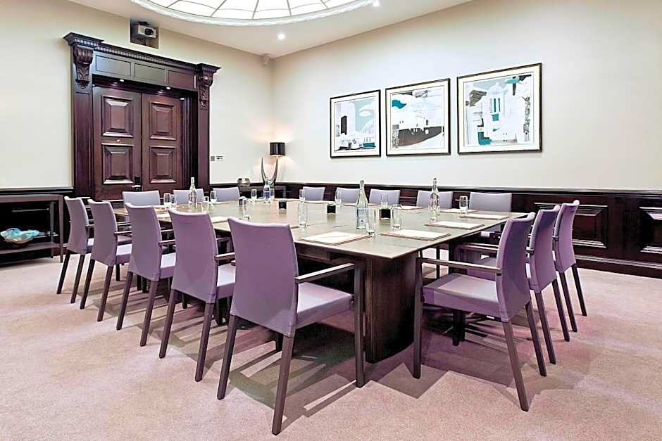 Threadneedles, Autograph Collection by Marriott