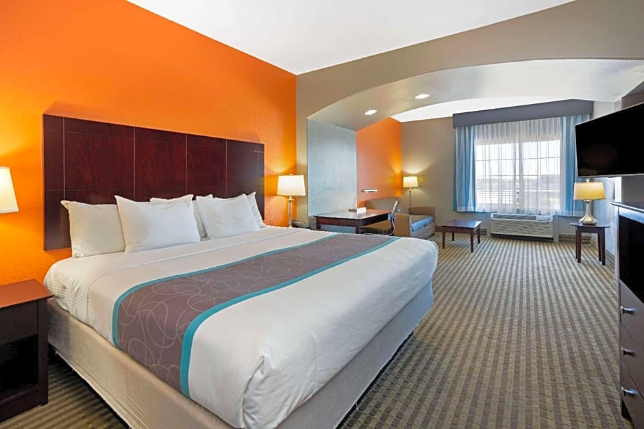 La Quinta Inn & Suites by Wyndham Bush Intercontinental Airport East