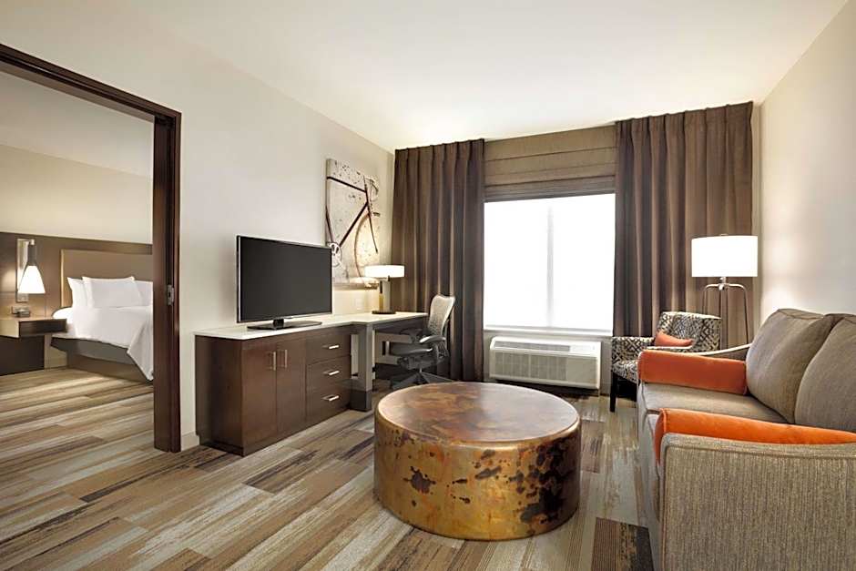Photo 1 of 4 of 1 King Bed, Hearing Accessible