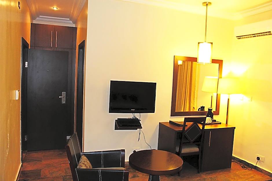 Photo 1 of 2 of Studio Apartment