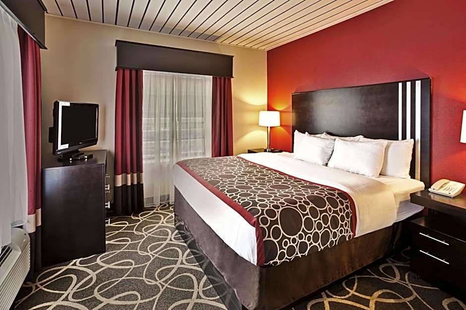 La Quinta Inn & Suites by Wyndham Elkview