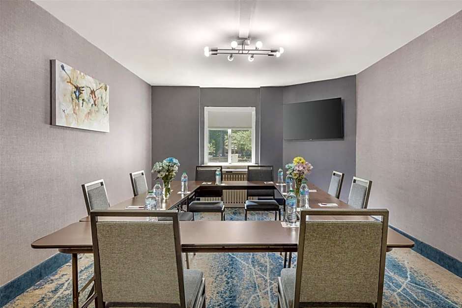 Best Western Plus Raleigh Crabtree Valley Hotel