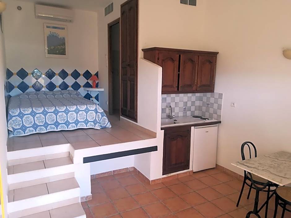 Residence Marina Di A Testa