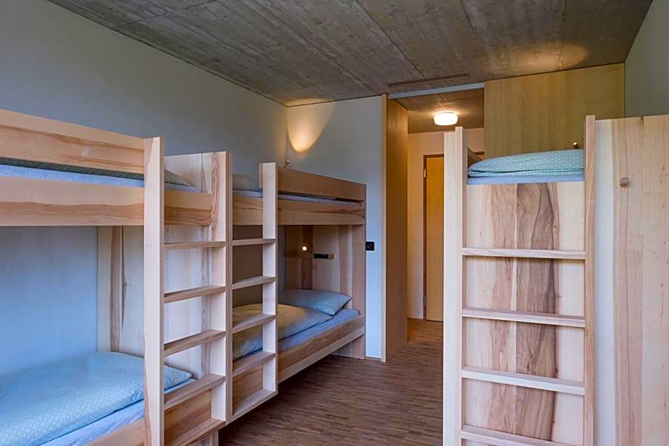 Saanen Gstaad Youth Hostel