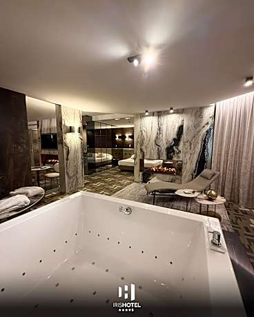 Suite with Spa Bath