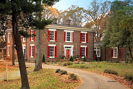 Early Inn at the Grove