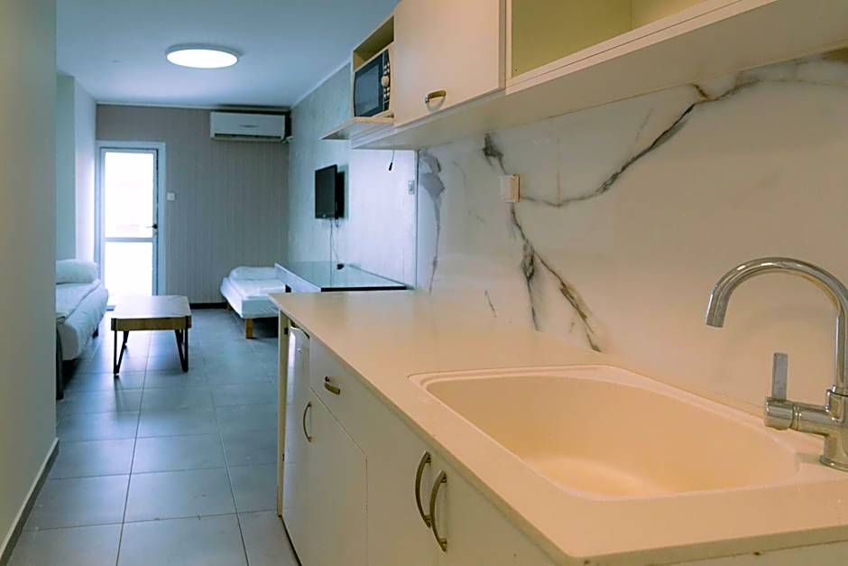 Rich Luxury Suites - Renovated