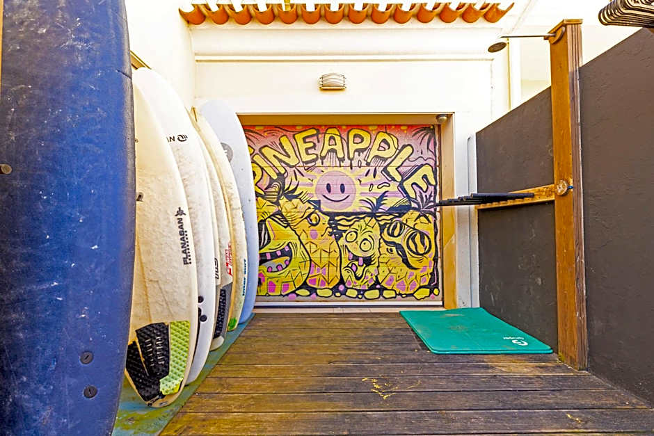 Pineapple Surf House