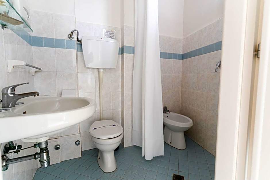 Arix Hotel
