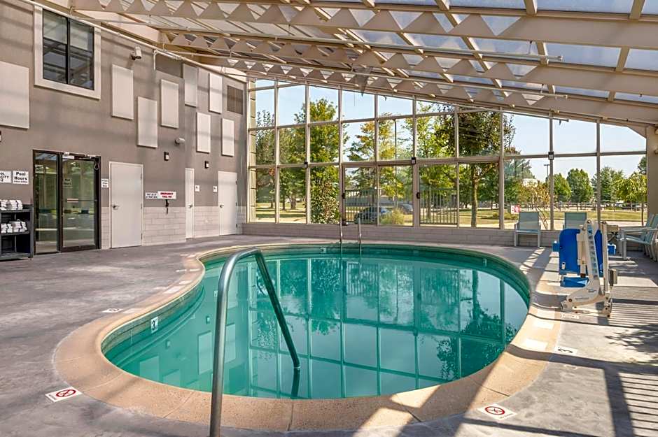 Best Western Plus Lafayette Hotel University Area