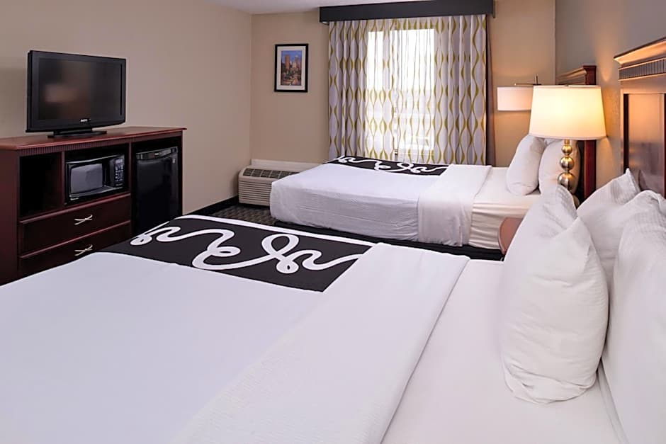La Quinta Inn & Suites by Wyndham Indianapolis South