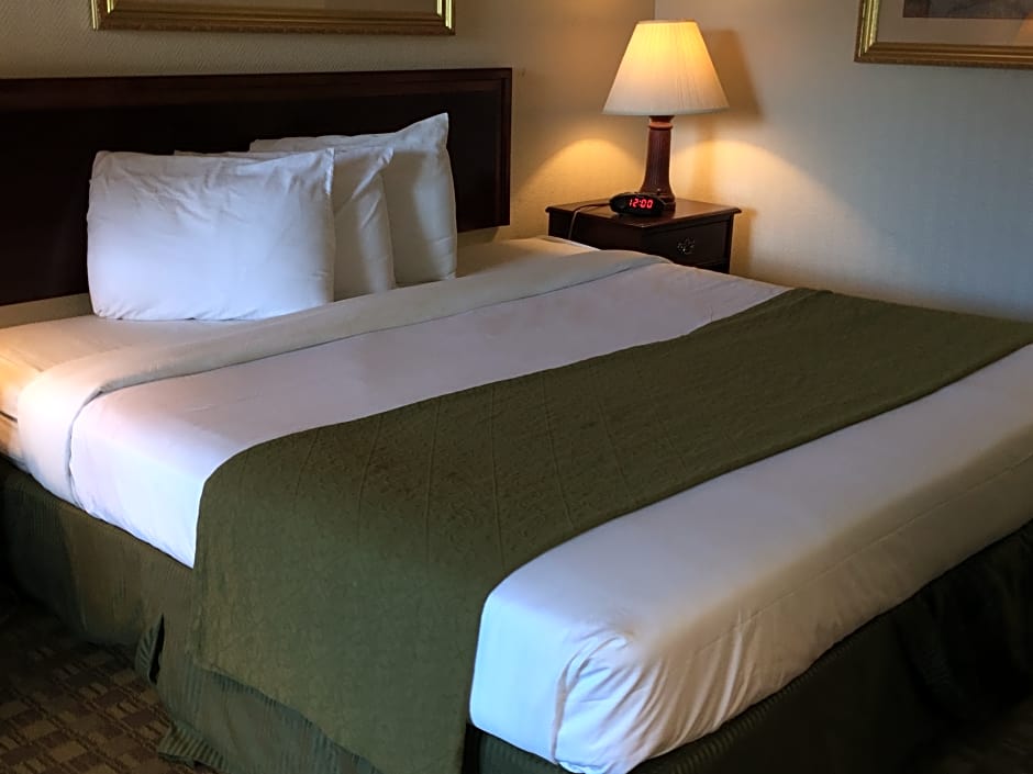 Sawgrass Inn & Conference Center