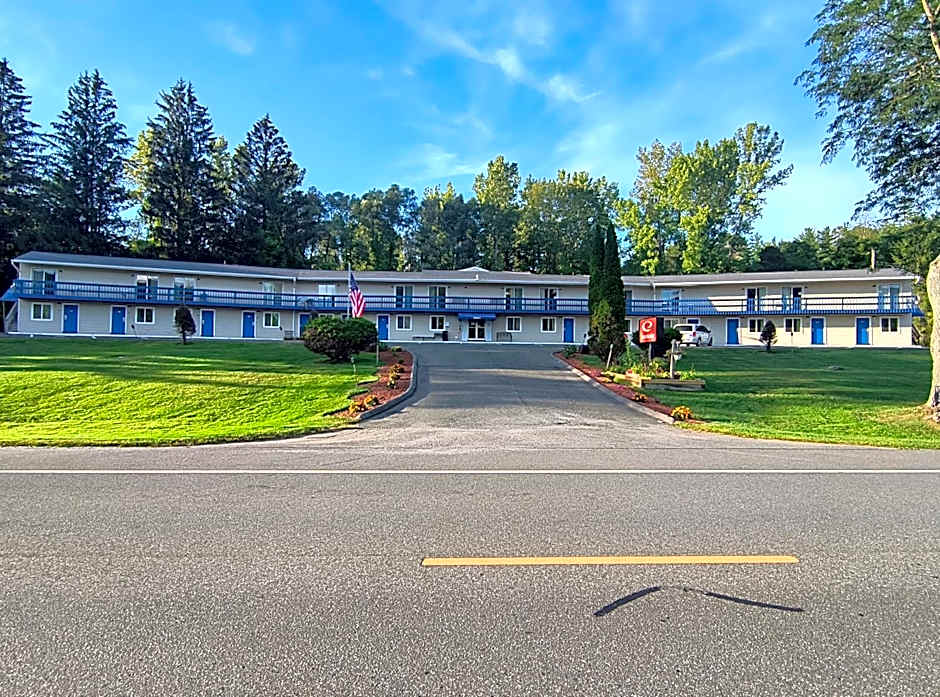 Econo Lodge Lee - Great Barrington