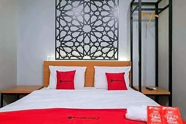 RedDoorz @ Manukan Surabaya