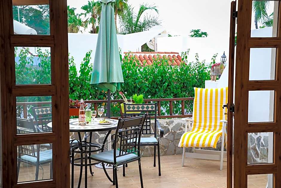 Los Geranios, Close to BEACH, Puerto Colon, YellowCat 2