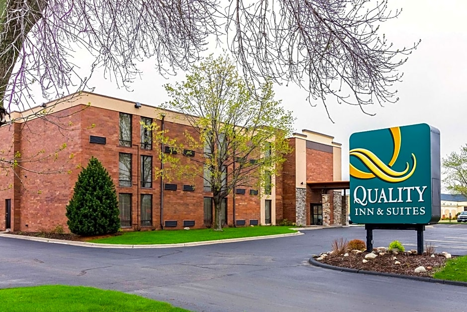 Quality Inn & Suites Arden Hills