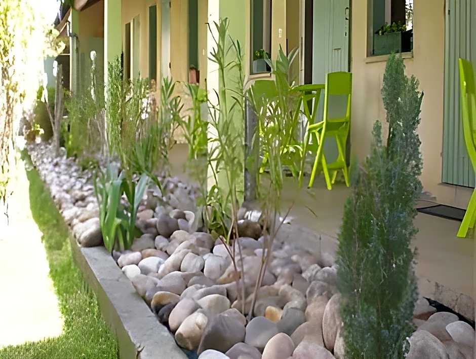 Au Saint Roch - Hotel et Jardin