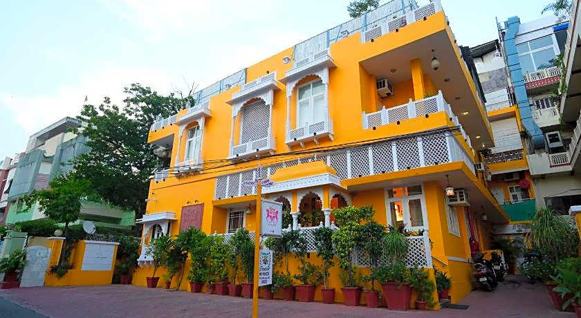 Chitra Katha Hotel