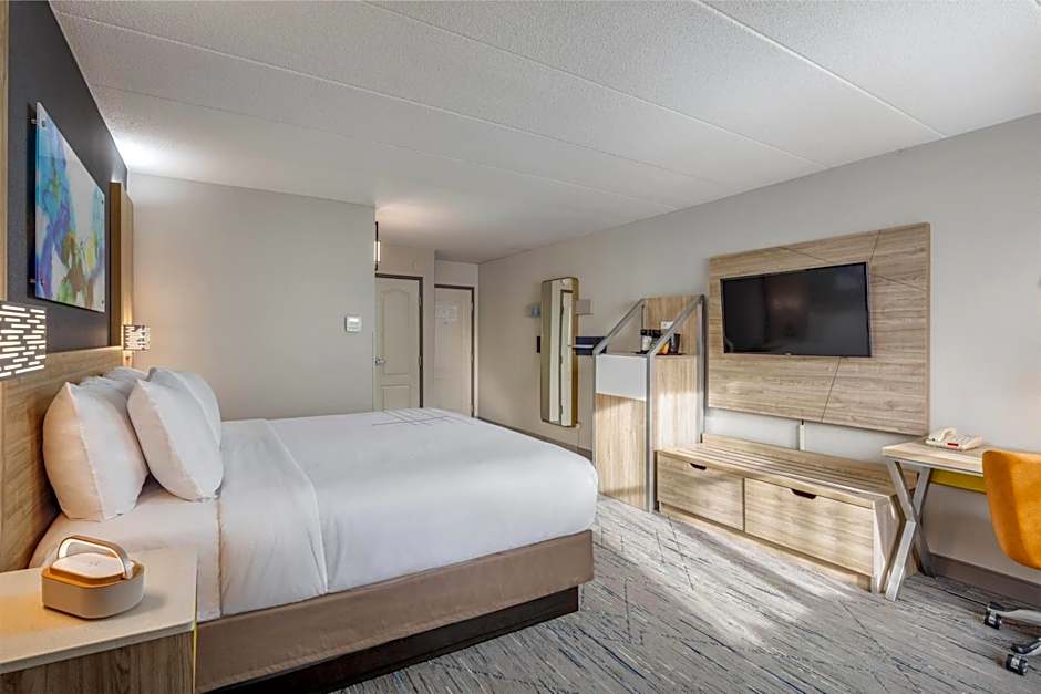 La Quinta Inn & Suites by Wyndham Lexington Park