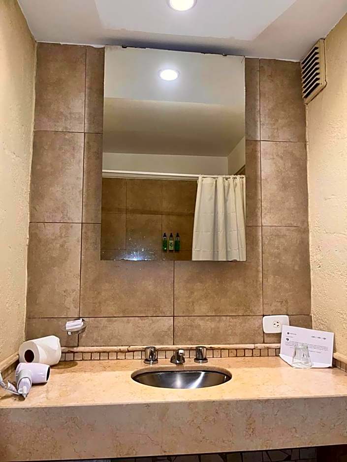 Hotel Raices Esturion