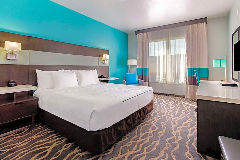 La Quinta Inn & Suites by Wyndham Northlake Ft. Worth